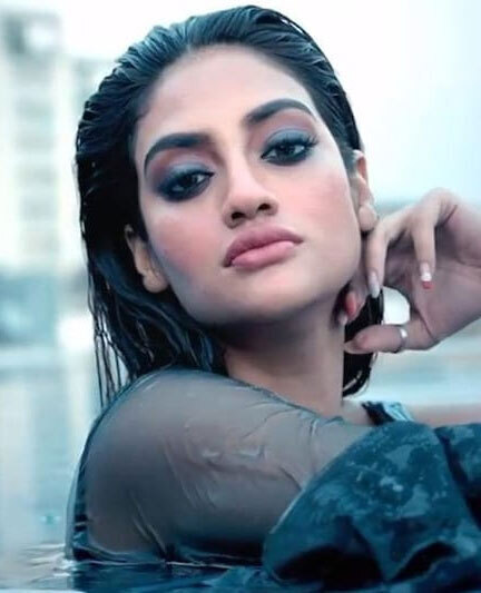 হট ফটোশ্যুটে নজর কাড়লেন নুসরত জাহান