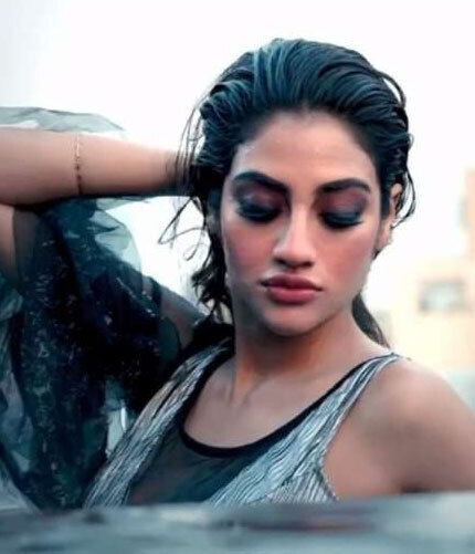 হট ফটোশ্যুটে নজর কাড়লেন নুসরত জাহান