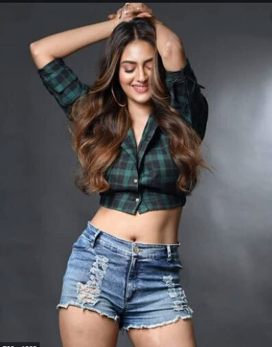 হট ফটোশ্যুটে নজর কাড়লেন নুসরত জাহান