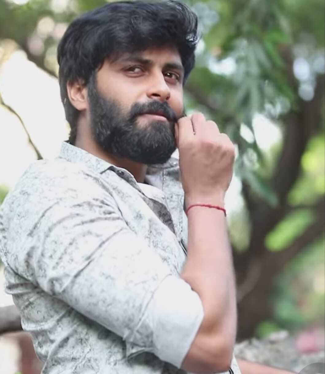 தூக்கிக் கட்டிய கைலி.. முறுக்கி விட்ட மீசை.. என்ன அஸ்வினே.. இது!