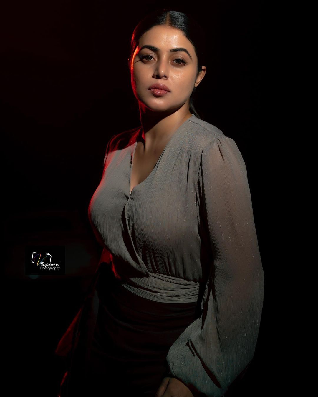 చీరకట్టులో హొయలొలికించిన మళయాలీ కుట్టి పూర్ణ