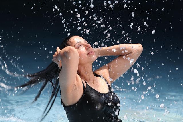 സിമ്പിള്‍ സാരി ലുക്കില്‍ തിളങ്ങി നടി ഭൂമിക ചൗള; പുതിയ ചിത്രങ്ങള്‍ കാണാം