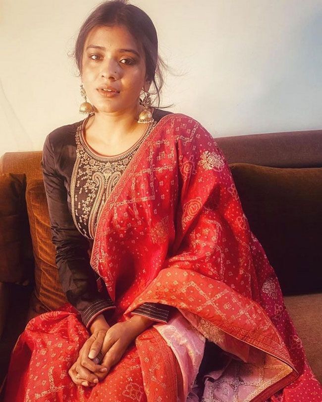 ഗ്ലാമറസ് ലുക്കിൽ ഹേബ പട്ടേൽ; ചിത്രങ്ങളേറ്റെടുത്ത് സോഷ്യൽ മീഡിയ