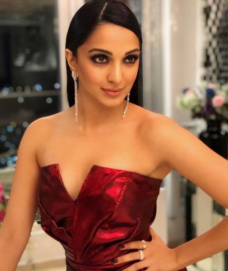 ഹോട്ട് ആന്‍ഡ് സൂപ്പര്‍ ലുക്കില്‍ കിയാര അദ്വാനി; ഏറ്റവും പുതിയ ഫോട്ടോഷൂട്ട് വൈറലാകുന്നു