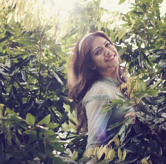 ക്യൂട്ട് ചിത്രങ്ങളുമായി പ്രിയ നടി മഡോണ സെബാസ്റ്റിന്‍