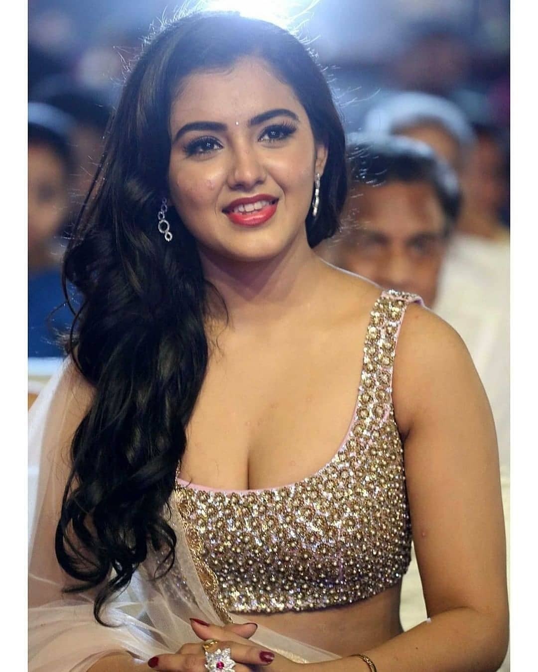 മാളവിക ശര്‍മയുടെ ഏറ്റവും പുതിയ എച്ച്ഡി ചിത്രങ്ങള്‍ കാണാം