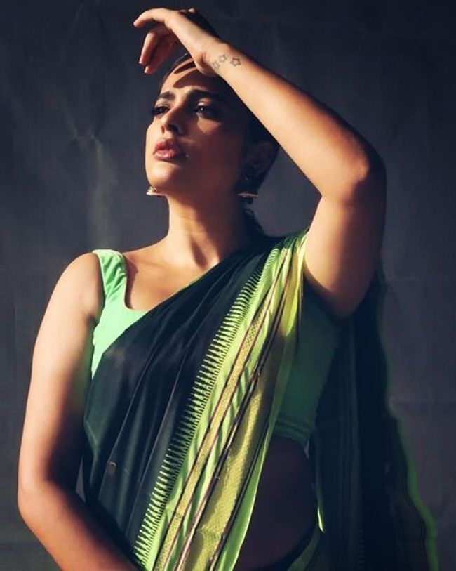 ഹോട്ട് ആൻഡ് ക്യൂട്ട് ലുക്കിൽ നന്ദിത ശ്വേത; പുതിയ ചിത്രങ്ങൾ കാണാം