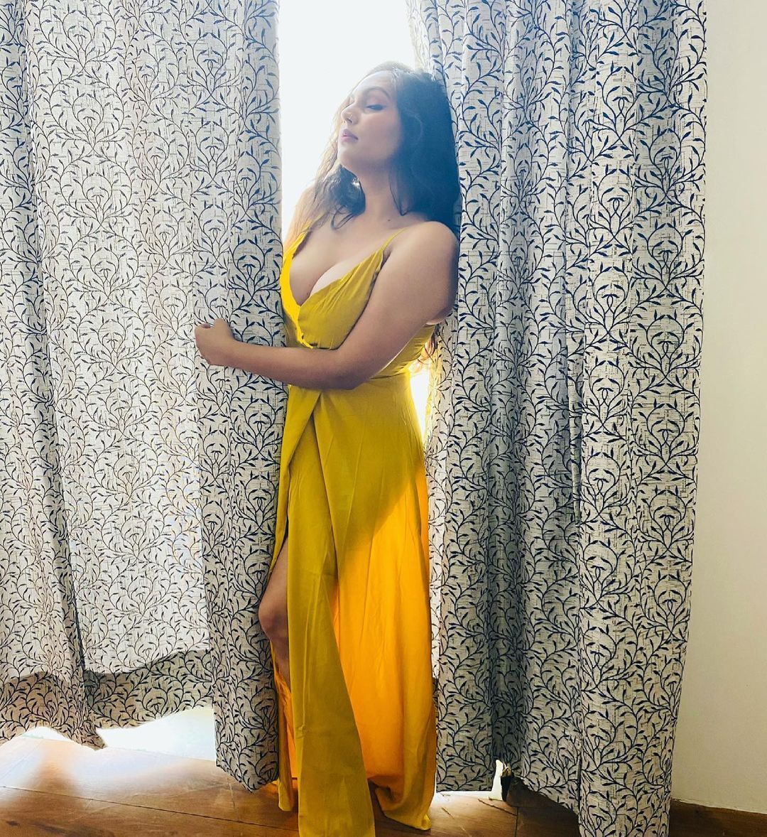 അടിപൊളി ലുക്കില്‍ തിളങ്ങി നിതി സിംഗ്; ഏറ്റവും പുതിയ ഫോട്ടോഷൂട്ട് കാണാം