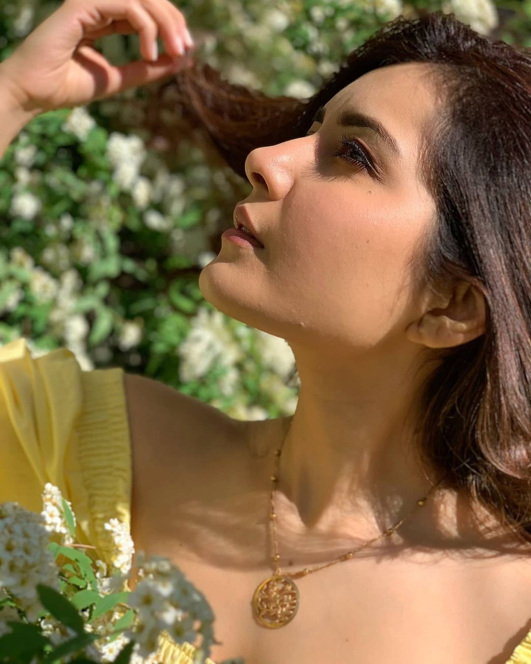 മഞ്ഞയിൽ സുന്ദരിയായി നടി റാഷി ഖന്ന; ചിത്രങ്ങൾ