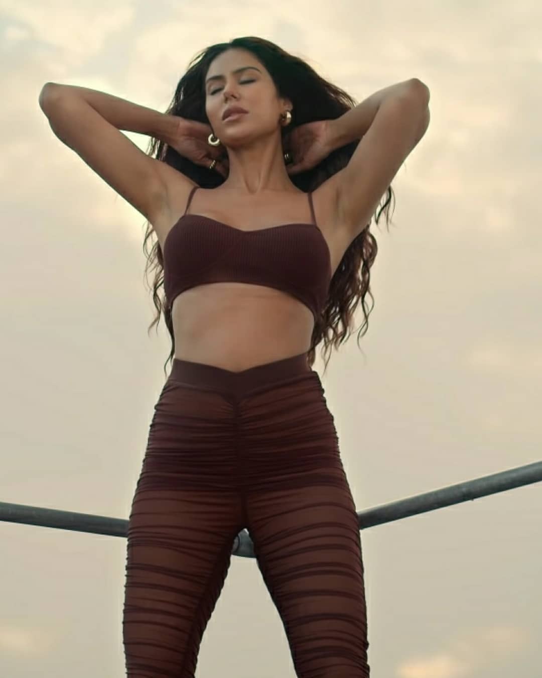 ബോൾഡ് ആന്റ് ബ്യൂട്ടിഫുൾ ആയി നടി സോനം ബജ്വ