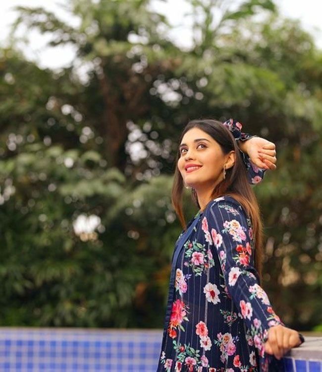 അതീവ ഗ്ലമറസായി സുർഭി പുരാണിക്; പുതിയ ഫൊട്ടോഷൂട്ട് ചിത്രങ്ങൾ കാണാം