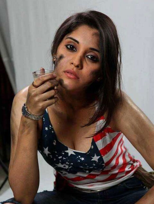 അതീവ ഗ്ലമറസായി സുർഭി പുരാണിക്; പുതിയ ഫൊട്ടോഷൂട്ട് ചിത്രങ്ങൾ കാണാം