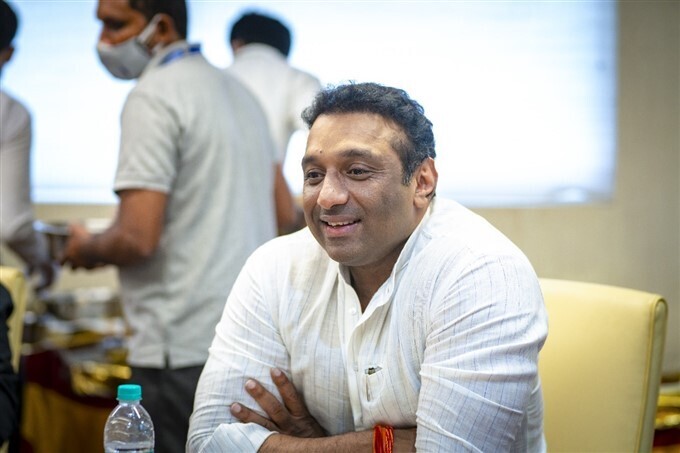 എപി വളര്‍ച്ചാ നിരക്ക് വാര്‍ത്താ സമ്മേളനത്തില്‍ മന്ത്രി മെക്കാപതിയും എപിഐഐസി ചെയർപേഴ്‌സൺ റോജയും:-ചിത്രങ്ങല്‍ കാണാം