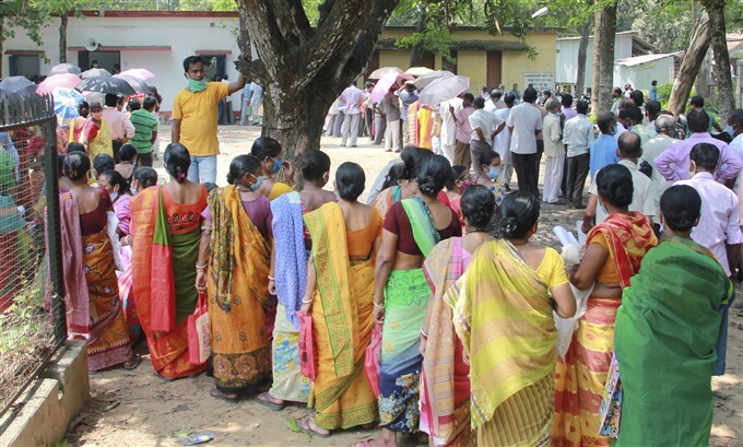 Covid-19 2nd wave: Citizens Receive COVID-19 vaccine During third phase Of vaccination Across Indian, 08/06/2021