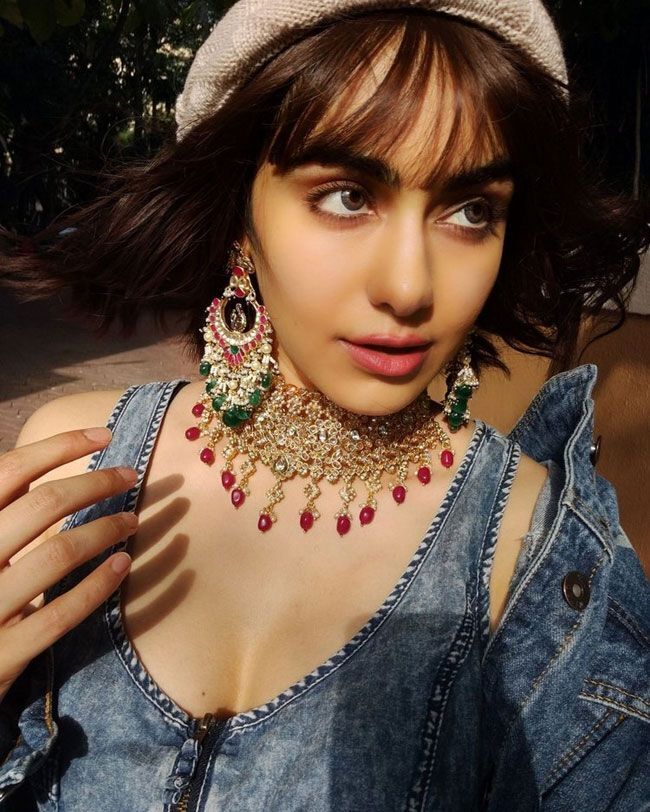 വൈറലായി ആദാ ശർമയുടെ സെൽഫ് പോർട്രെയ്റ്റ്; ചിത്രങ്ങൾ കാണാം