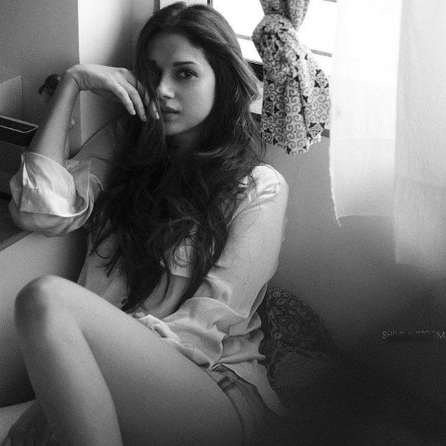 ഹോട്ട് ലുക്കില്‍ തിളങ്ങി അതിഥി റാവു; ട്രെന്‍ഡിംഗായി പുതിയ ഫോട്ടോഷൂട്ട്