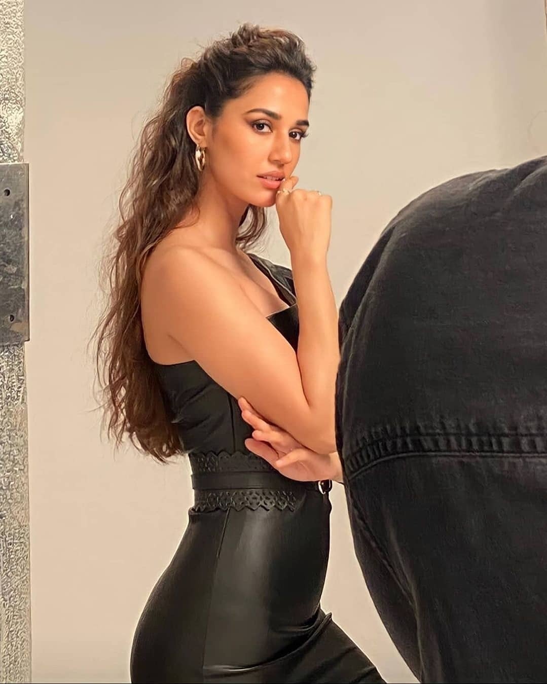 ഗ്ലാമറസ് ചിത്രങ്ങളുമായി ദിശ പട്ടാനി; ആഘോഷമാക്കി സോഷ്യൽ മീഡിയ