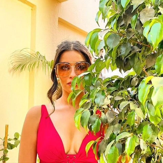 നടി മധുരിമയുടെ കിടിലന്‍ ഫോട്ടോ ഷൂട്ട്- ചിത്രങ്ങള്‍ കാണാം