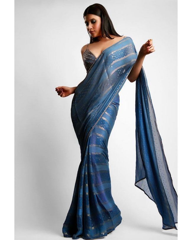 മന്നാര ചോപ്രയുടെ കിടലന്‍ ചിത്രങ്ങള്‍ കാണാം