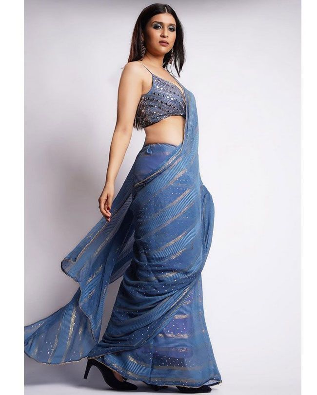 മന്നാര ചോപ്രയുടെ കിടലന്‍ ചിത്രങ്ങള്‍ കാണാം