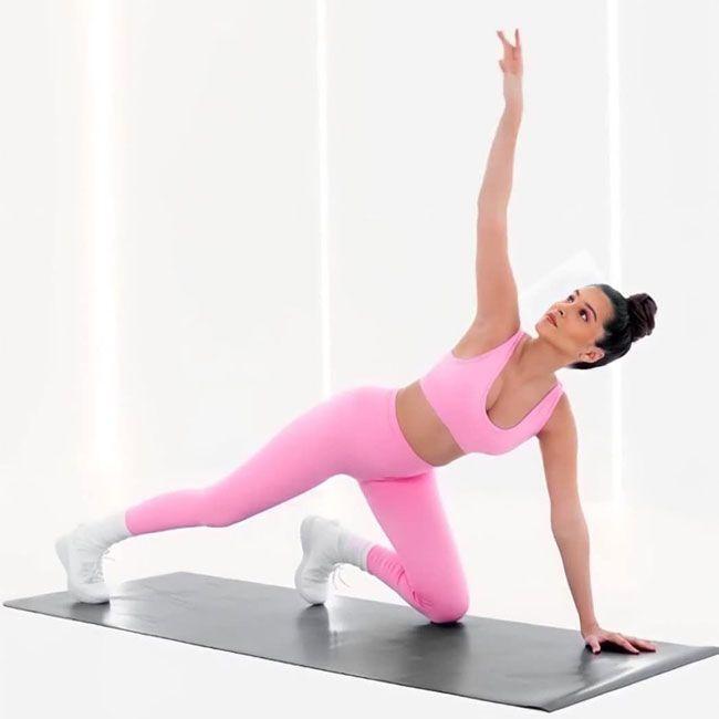 ഫിറ്റ് ഇൻ ബ്യൂട്ടി; സാറ അലി ഖാന്റെ വർക്കൗട്ട്  ഫൊട്ടോസ് വൈറലാകുന്നു