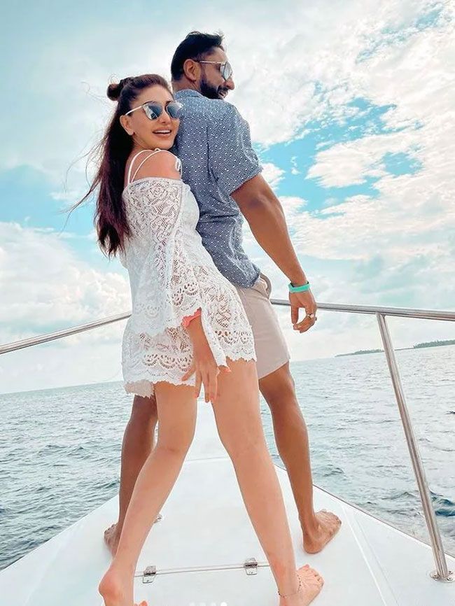 മാലഖയെ പോലെ തിളങ്ങി ഷെഫാലി ജരിവാലയുടെ ഫോട്ടോഷൂട്ട്, എന്തൊരു ക്യൂട്ടാണെന്ന് ആരാധകര്‍