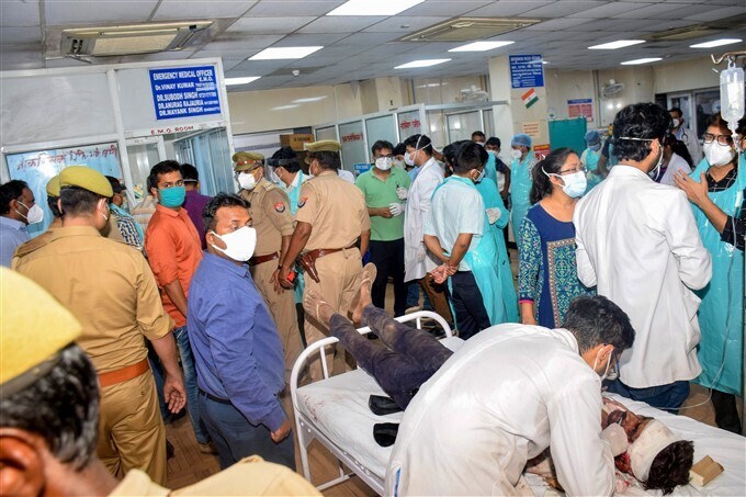 17 പേരുടെ മരണത്തിനിടയാക്കിയ കാണ്‍പൂരിലെ അപകടം; ചിത്രങ്ങള്‍ കാണാം