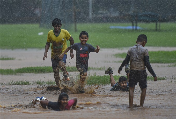 Heavy Rain Lashes In Mumbai