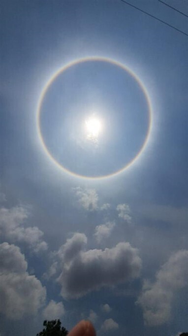 ആകാശത്ത് വിസ്മയം തീര്‍ത്ത് സൂര്യന് ചുറ്റുമുള്ള മഴവില്‍ വലയം; ഹൈദരാബദില്‍ നിന്നുള്ള ചിത്രങ്ങള്‍ കാണാം