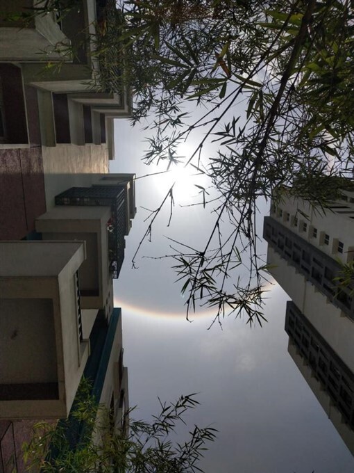 ആകാശത്ത് വിസ്മയം തീര്‍ത്ത് സൂര്യന് ചുറ്റുമുള്ള മഴവില്‍ വലയം; ഹൈദരാബദില്‍ നിന്നുള്ള ചിത്രങ്ങള്‍ കാണാം