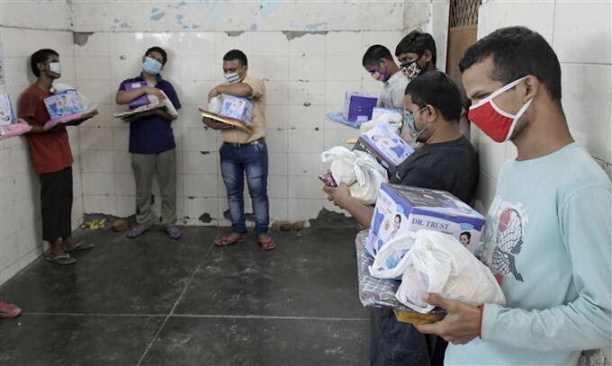 രാഹുല്‍ ഗാന്ധിയുടെ ജന്മദിനത്തില്‍ കോണ്‍ഗ്രസ് പ്രവര്‍ത്തകര്‍ നടത്തിയ ജീവകാരുണ്യ പ്രവര്‍ത്തനങ്ങള്‍- ചിത്രങ്ങള്‍ കാണാം