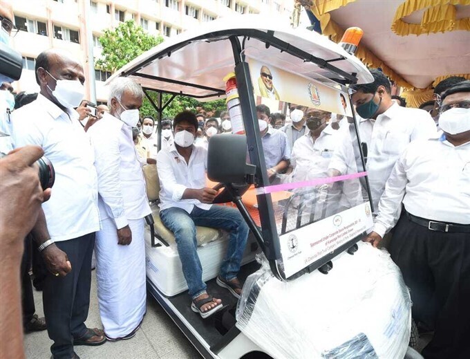 ഡിഎംകെ നേതാവ് ഉദയനിധി സ്റ്റാലിൻ തന്റെ മണ്ഡലം സന്ദർശിച്ചപ്പോൾ ചിത്രങ്ങൾ