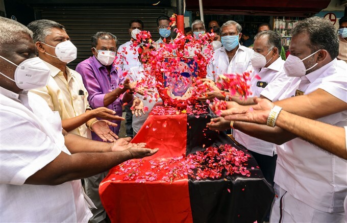 CM MK Stalin And DMK Leaders Pay tribute to M Karunanidhi on his Birth ...