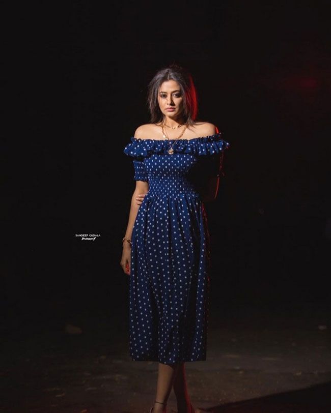 പുത്തൻ ലുക്കിൽ പ്രിയാമണി- ചിത്രങ്ങൾ