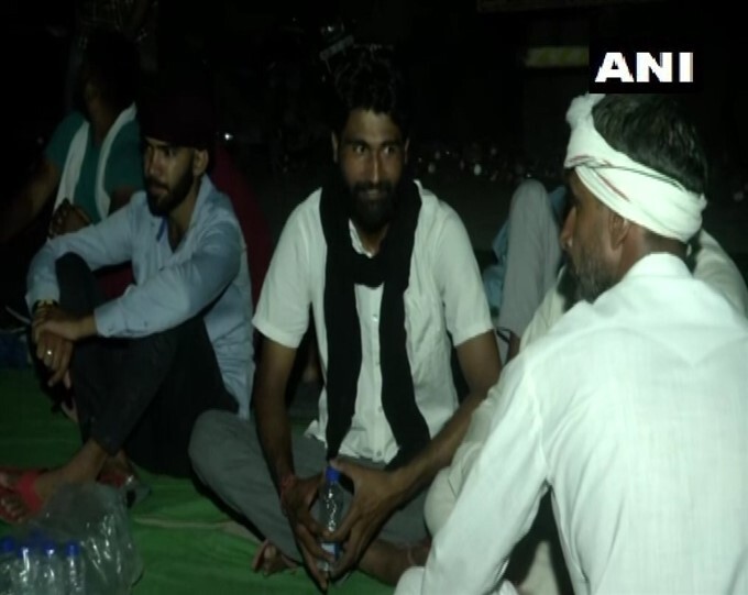 Farmers protest outside Tohana Police Station demanding release of farmers