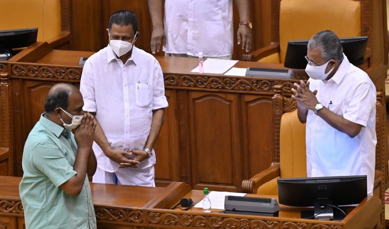 കൊവിഡ് പ്രതിരോധം, സാമ്പത്തിക ഉത്തേജനം... കന്നി ബജറ്റുമായി കെഎന്‍ ബാലഗോപാല്‍: ചിത്രങ്ങള്‍ കാണാം