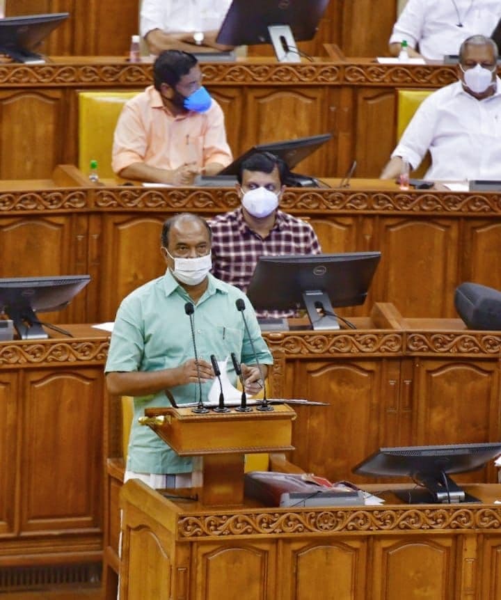 കൊവിഡ് പ്രതിരോധം, സാമ്പത്തിക ഉത്തേജനം... കന്നി ബജറ്റുമായി കെഎന്‍ ബാലഗോപാല്‍: ചിത്രങ്ങള്‍ കാണാം