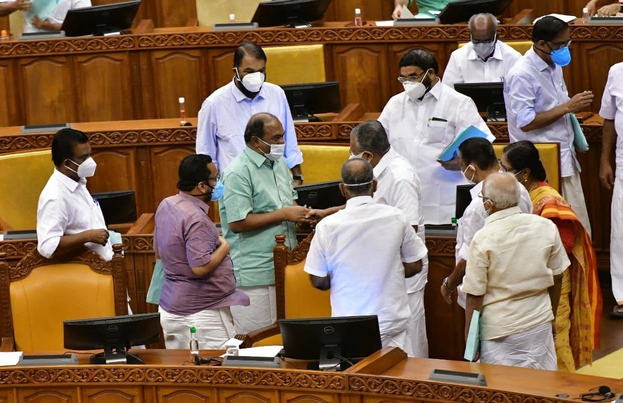 കൊവിഡ് പ്രതിരോധം, സാമ്പത്തിക ഉത്തേജനം... കന്നി ബജറ്റുമായി കെഎന്‍ ബാലഗോപാല്‍: ചിത്രങ്ങള്‍ കാണാം
