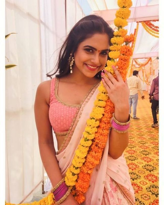 ഗ്ലാമറസായി നയന ഗാംഗുലി, ചിത്രങ്ങള്‍ കാണാം