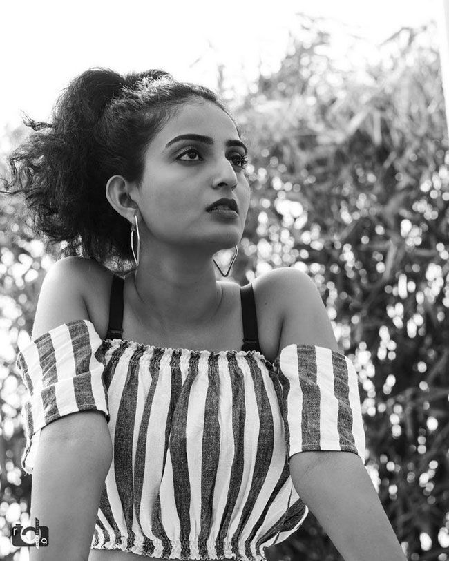 അനന്യ നഗല്ലയുടെ പുതിയ ചിത്രങ്ങളേറ്റെടുത്ത് സോഷ്യൽ മീഡിയ