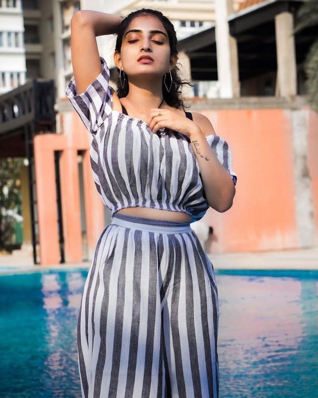 അനന്യ നഗല്ലയുടെ പുതിയ ചിത്രങ്ങളേറ്റെടുത്ത് സോഷ്യൽ മീഡിയ