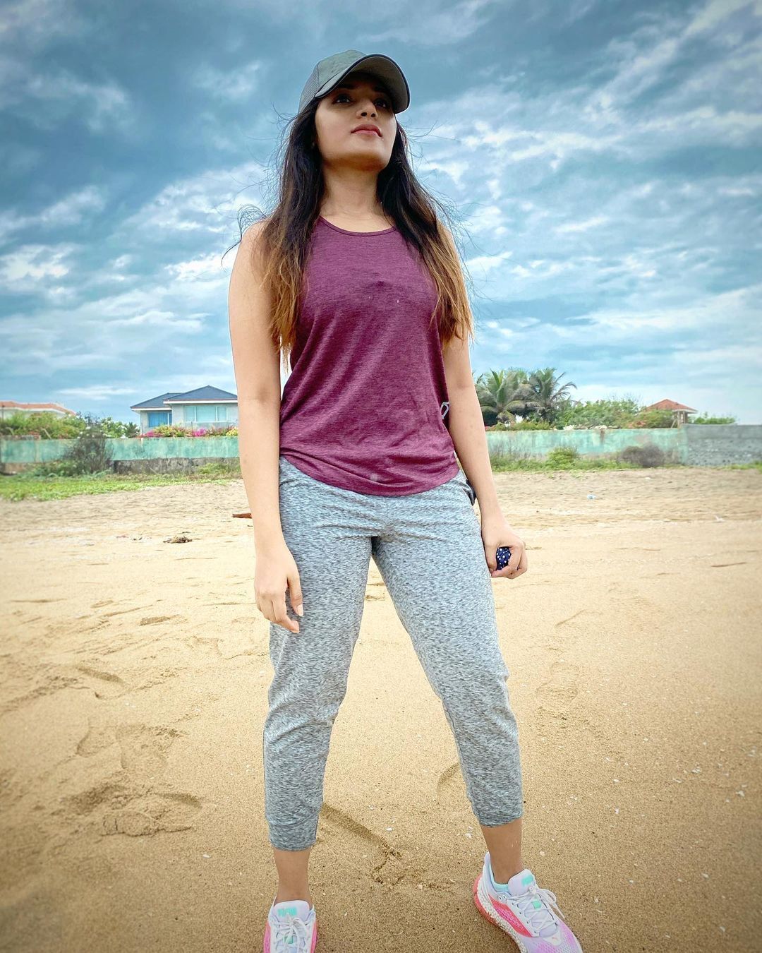 ഹോട്ട് ആന്റ് ഗ്ലാമർ... നടി ആത്മികയുടെ ഏറ്റവും പുതിയ ഫോട്ടോകൾ