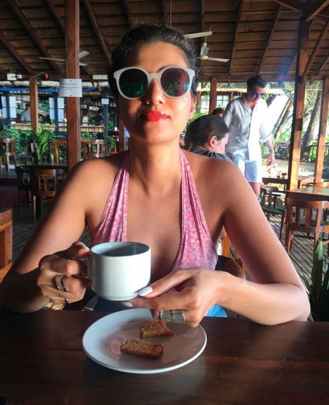 കടലറിഞ്ഞ്... പുഴയറിഞ്ഞ്...; ഹംസ നന്ദിനിയുടെ ഗ്ലാമറസ് ഫൊട്ടോസ് കാണാം