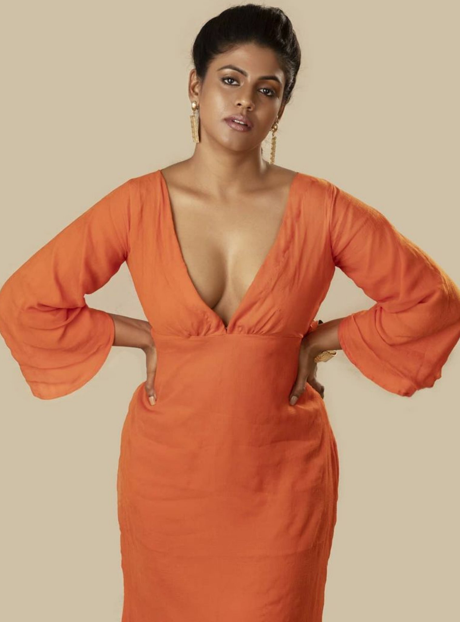 അല്‍പ്പം ഹോട്ടാണ് ഇനിയ; നടിയുടെ പുതിയ ഫോട്ടോകള്‍ കാണാം