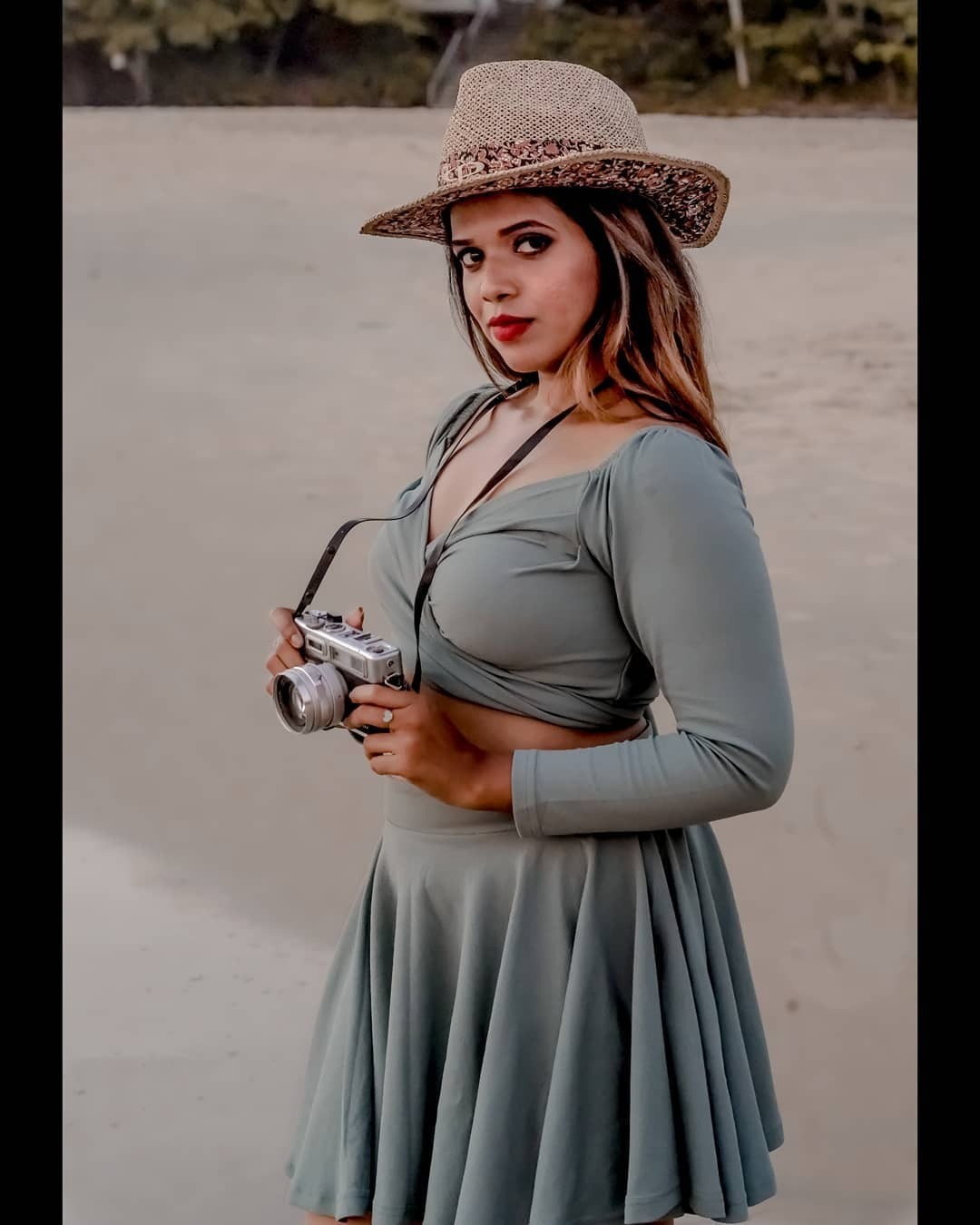 നാടനായി ഹോട്ട് ലുക്കിൽ പേർളി; സോഷ്യൽ മീഡിയയെ ഇളക്കി മറിച്ച് ഫൊട്ടോഷൂട്ട്