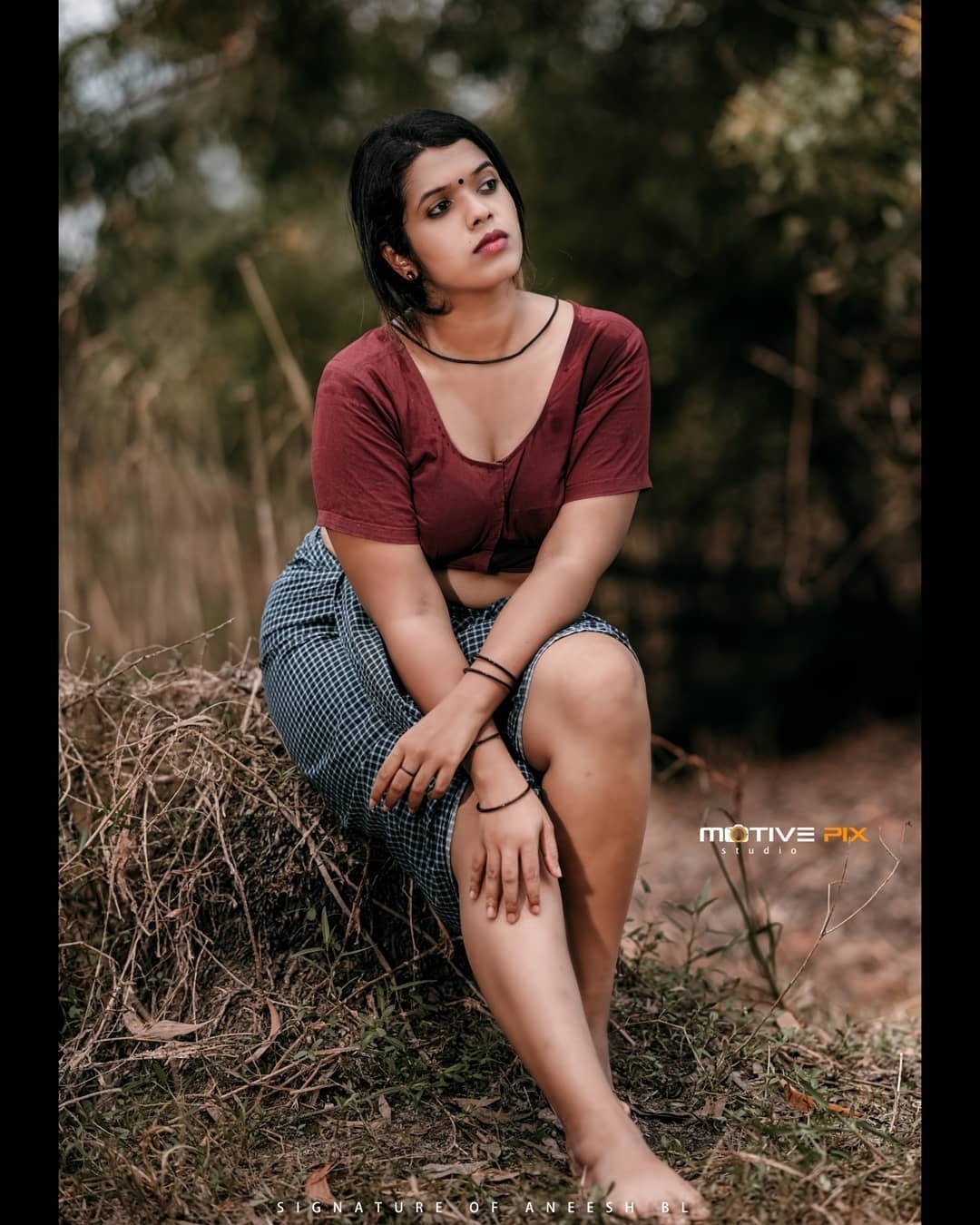 നാടനായി ഹോട്ട് ലുക്കിൽ പേർളി; സോഷ്യൽ മീഡിയയെ ഇളക്കി മറിച്ച് ഫൊട്ടോഷൂട്ട്