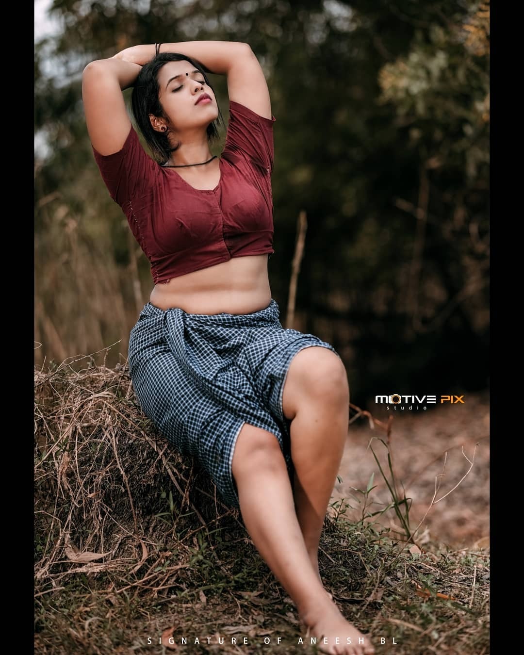 നാടനായി ഹോട്ട് ലുക്കിൽ പേർളി; സോഷ്യൽ മീഡിയയെ ഇളക്കി മറിച്ച് ഫൊട്ടോഷൂട്ട്