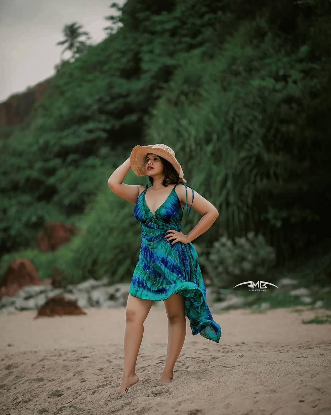 നാടനായി ഹോട്ട് ലുക്കിൽ പേർളി; സോഷ്യൽ മീഡിയയെ ഇളക്കി മറിച്ച് ഫൊട്ടോഷൂട്ട്