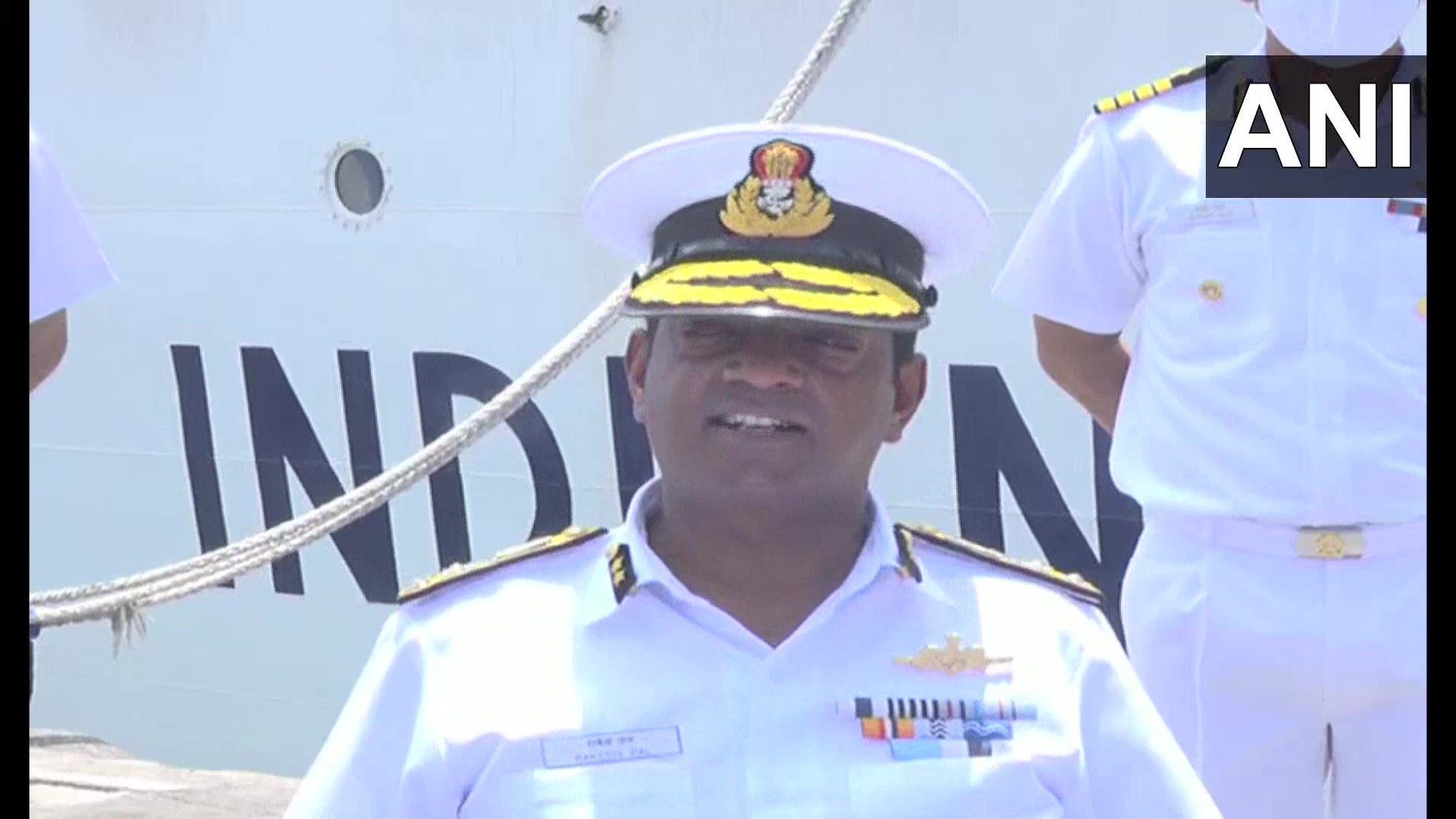 തീരസേനാ കപ്പല്‍ സജാഗ് ഗുജറാത്തിലെ പോര്‍ബന്ദറില്‍ നീറ്റിലിറക്കിയപ്പോള്‍- ചിത്രങ്ങള്‍ കാണാം