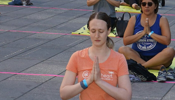 तस्वीरों में देखिए देश ही नहीं विदेश में भी दिखा International Yoga Day का रंग